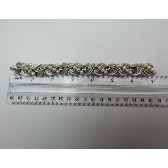 Crown Trifari Vintage Bracelet Silver Tone Leaves Clear Rhinestones Faux Pearl 7 - Picture 4 of 4